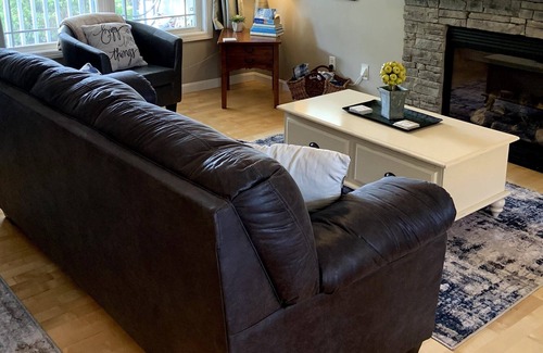 Taylorsville Cabaña | Little Slice of Heaven Cottage-Stunnig View and Hot Tub