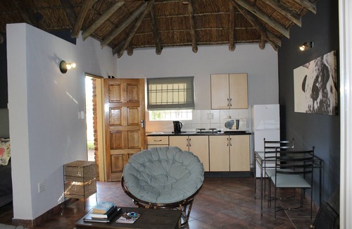 Hartbeespoort Cabaña | Little Swift Chalets