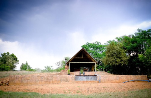 Hartbeespoort Cabaña | Little Swift Chalets