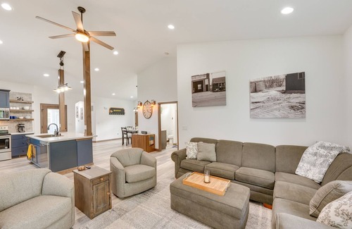 New Glarus Casa | 'Little Swiss Quack's Nest' w/ View in New Glarus!