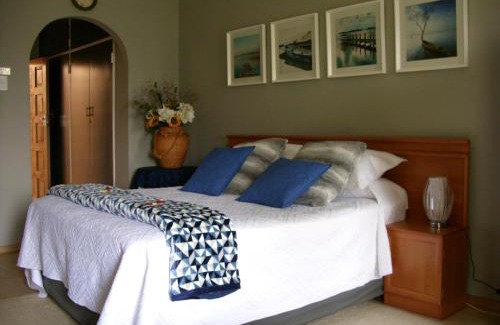Wingate Park Cama Y Desayuno | Little Umhlanga. Sunflower suite.