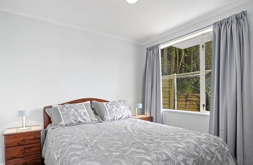 Akaroa Casa | LITTLE UNKNOWN BACH AT TAKA - TAKAMATUA HOLIDAY HOME in Akaroa