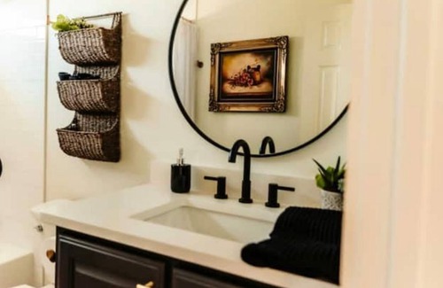Canton Cabaña | Little White Cottage 2