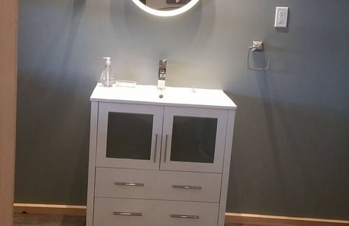 Twillingate Apartamento | Little Wild Cove Suite dog friendly!