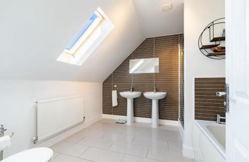 Peterborough Casa | Littlecote Manor 7BR