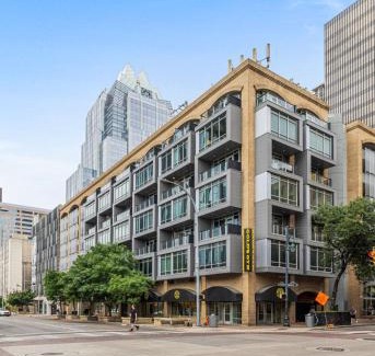 Downtown Austin Apartamento | Littlefield Lofts, Hosted by Placemakr - 6th St