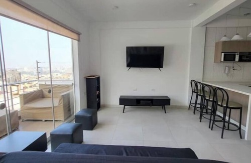 Santiago de Surco Apartamento | LittleOasis in rare sunny area in Lima, pool, bbq, rock mountain, view, quiet
