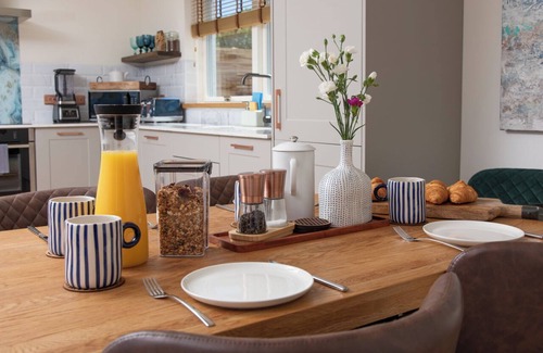 Arisaig Casa | Litua self-catering in Arisaig with stunning sea views, a hot tub & dog-friendly