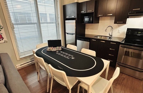 Milton Park Apartamento | Liv MTL* 55% Off * Main 205 Rare 2BR + Mezzanine | Large Family Retreat + Spacious + Office + Pets Stay Free!