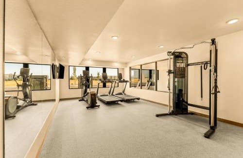 Scarborough Hotel | LivAway Suites Portland- Scarborough
