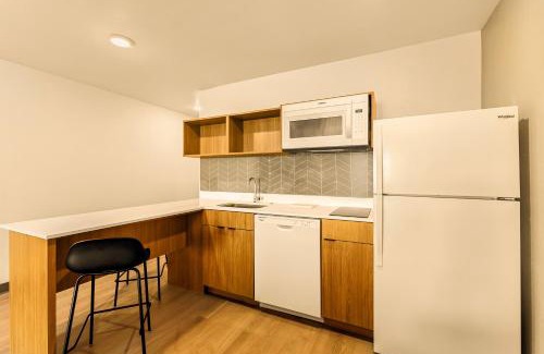 Scarborough Hotel | LivAway Suites Portland- Scarborough