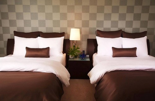 Ludlam Hotel | Live in Style - Miami Awaits You! Relaxing Room w/ Full Kitchen | Hot tub + Spa