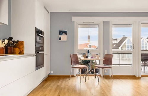 Sandviken Apartamento | Live In Wonderland I Terrace And Grill I Park Free
