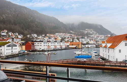 Sandviken Apartamento | Live In Wonderland I Terrace And Grill I Park Free
