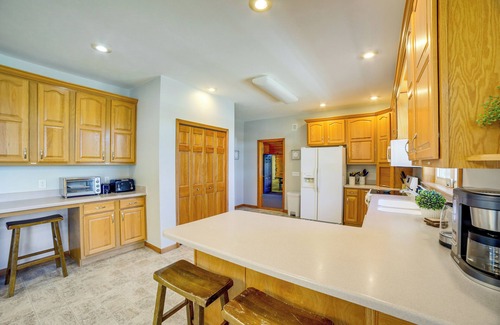 Grand Junction Casa | Live Large on Saddle Lake! Family Home w/ Dock