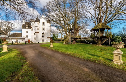 Longcroft Casa | Live like a King /Queen In The City (near Edinburgh Airport)