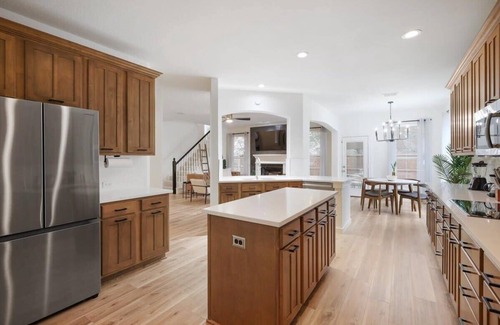 Highland Village Casa | Live Like Royalty - Highland Village 6BR Mansion