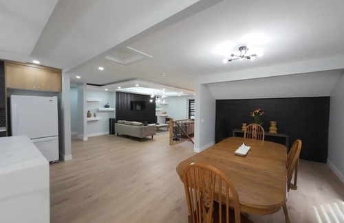 Southeast Calgary Casa | Live Like Royalty: Central 3-Bedroom Retreat| Calgary | Near Stampede