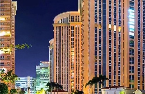 Pinagsama Complejo | Live Luxury Living at BGC Venice