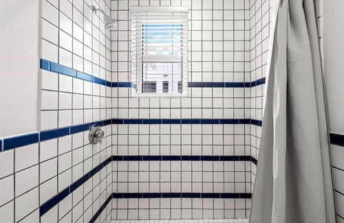West Avenue Hotel | Live nr Miami Attractions, Airports & Shops! Central South Beach Studio