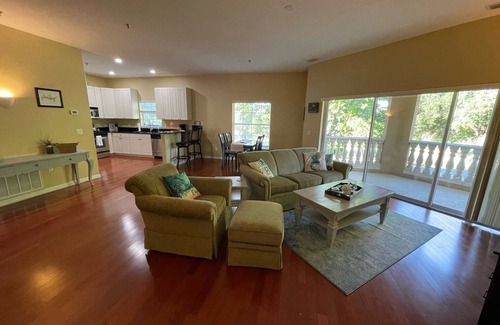 Inverness Condominio | Live Oak Landing Condo at Lakeside G&CC