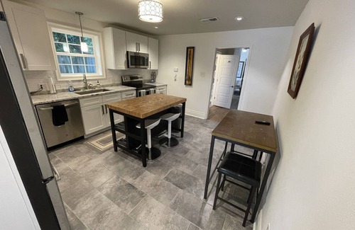 Bywater Casa | Live Stylishly in NOLA: 2BR Apt in Bywater, Steps from Crescent Park!