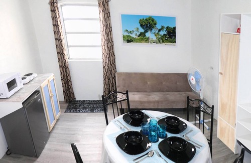 Lower Carlton Beach Apartamento | Live the Dream in Barbados, Beach just across the street and friendly locals