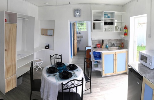 Lower Carlton Beach Apartamento | Live the Dream in Barbados, Beach just across the street and friendly locals