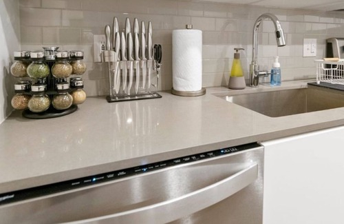 Towson Casa | LIVE*WORK*STAY*HOME | 2 Bedroom in Towson