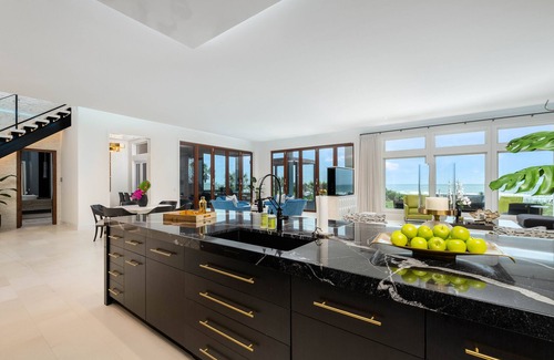 Crescent Beach Casa | LIVE YOUR BEST BEACH LIFE!
