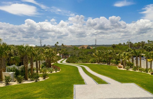 Crescent Beach Casa | LIVE YOUR BEST BEACH LIFE!