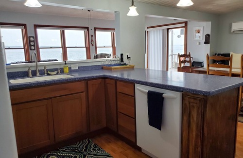 King Ferry Cabaña | Live your Best Vacation Life! Lovely 4 BR Property on Cayuga Lake. Dog Friendly