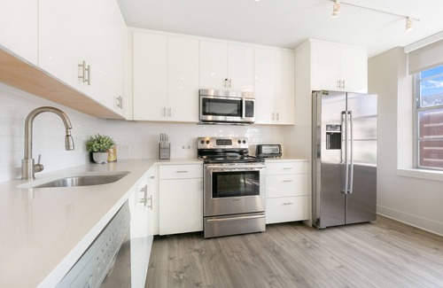 Central Business District Apartamento | Lively 4BR Condo Steps to French Quarter Unit 518
