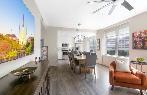Central Business District Apartamento | Lively 4BR Condo Steps to French Quarter Unit 518