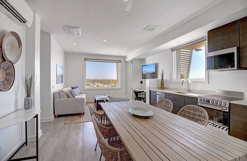 Corpus Christi Condominio | Lively Beach