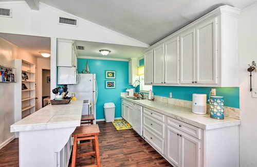 Terramar Beach Casa | Lively Galveston Home w/ Deck & Beach Views!