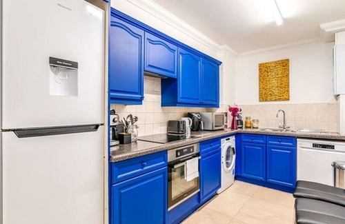Brondesbury Apartamento | LiveStay 2BR/2BA Pool, Sauna & Gym/Kilburn, Brent