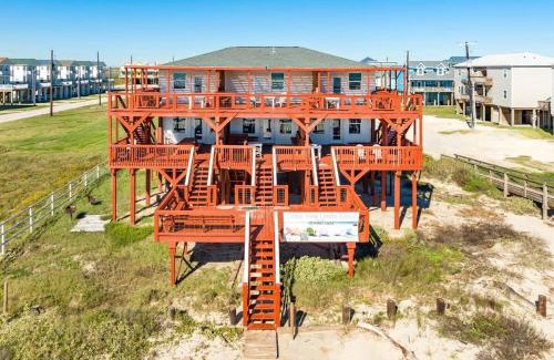 Surfside Beach Casa | Livin' The Dream Beachfront & Center