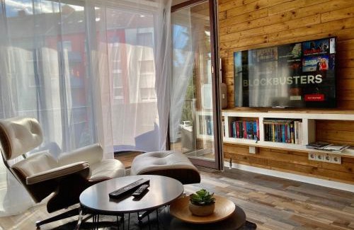 Saarbruecken Apartamento | Living at Saarpartments -AdultsOnly- 2 Bedrooms, Kitchen - Business & Holiday Apartments for Long- and Short term Stay, 3 min to Train Station, Secure E-Bike Parking!