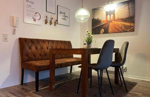 Saarbruecken Apartamento | Living at Saarpartments -AdultsOnly- 2 Bedrooms, Kitchen - Business & Holiday Apartments for Long- and Short term Stay, 3 min to Train Station, Secure E-Bike Parking!