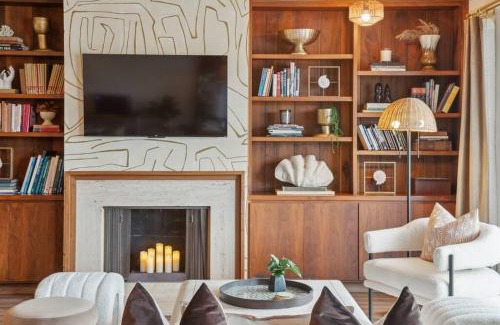 La Jolla Casa | Living Lux in La Jolla - Beach - AC - Shops