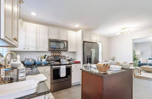 Belmont Historic District Casa | Living The Dream in Belmont NC / Heated Pool!