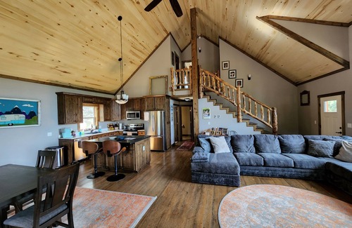 Westcliffe Cabina | Living the simple life. Quaint Westcliffe cabin nestled within Colorado 14ers .