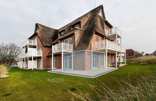 Busum Apartamento | Living under thatch - vacation apartment for 4 people