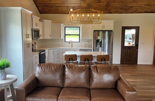 Van Buren Casa | Living Waters Estates, Elegant 3 BR Home with kids area, hot tub, sleeps 12
