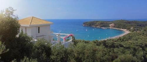 Parga Casa | LIVINGHOME SUITES