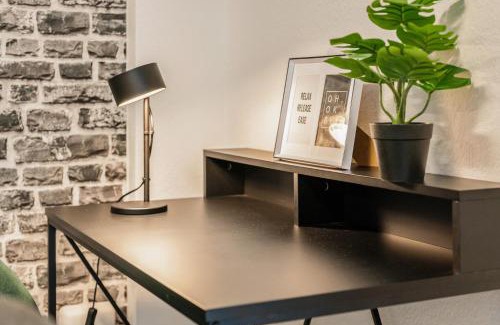 Pforzheim Apartamento | LIVINGLike-Apartment - Central & Spacious with Balkony & Garage, Coffee - 103m2
