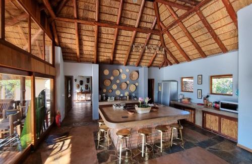 Bela-Bela Casa | Livingstone Bush Lodge, Mabalingwe