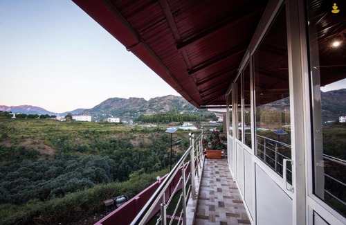 Naukuchiyatal Complejo | LivingStone Lake View Cottage