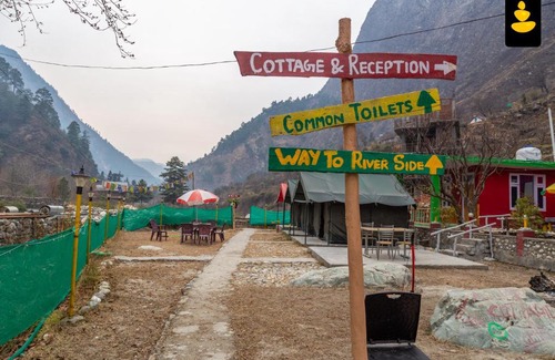 Banjar Complejo | LivingStone Village Stay Tirthan Valley